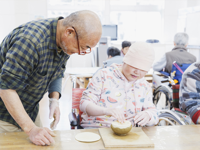 陶芸クラブ（専門講師が月に1回指導